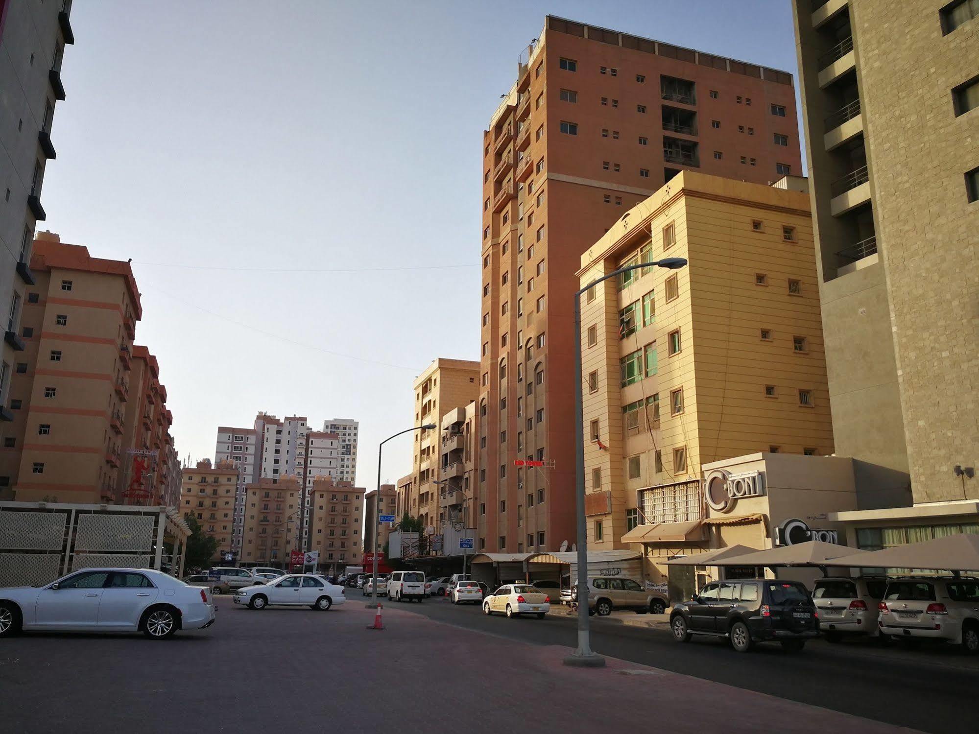 Red Tower Furnished Apartments Mahboula Extérieur photo
